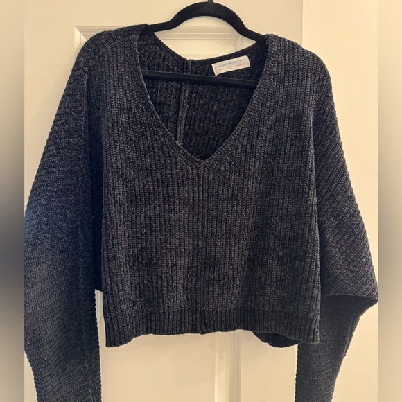 Cropped black sweater - Picture 1 of 4